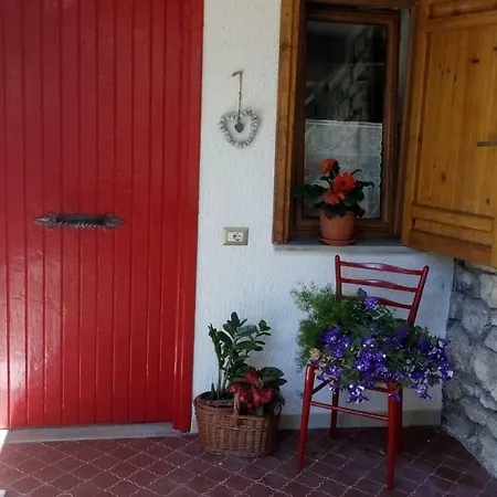 Costa D'alto Monte 아파트